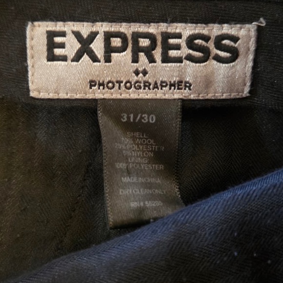 Express Men's Photographer Navy Suit Jacket and Pants, size 40S & 31/30, w/ tie - Picture 4 of 6